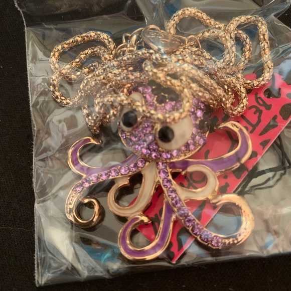 ⭐️Rare⭐️ Adorable Betsey Johnson Octopus necklace🐙 - Picture 5 of 5